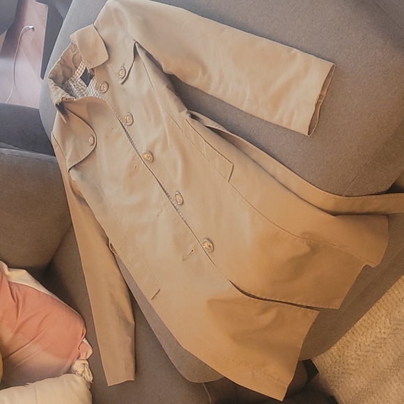 Beige trench coat - Picture 2 of 5